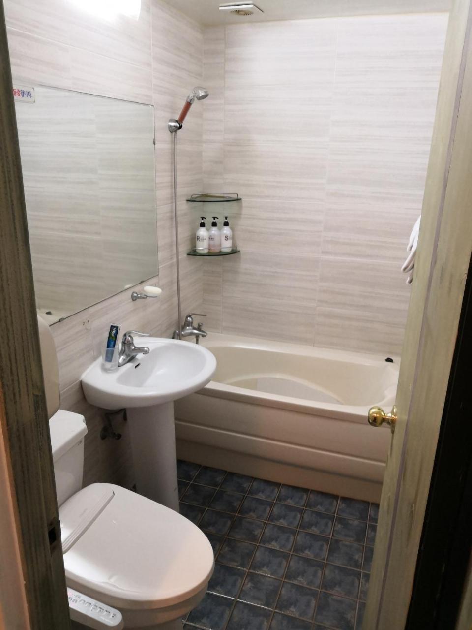 Athene Motel Gwangju Metropolitan City Exterior photo